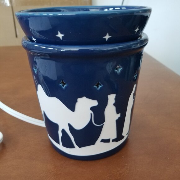 Scentsy Nativity Warmer / Silent Night Christmas Year-Round Christian wax warmer - Picture 8 of 13